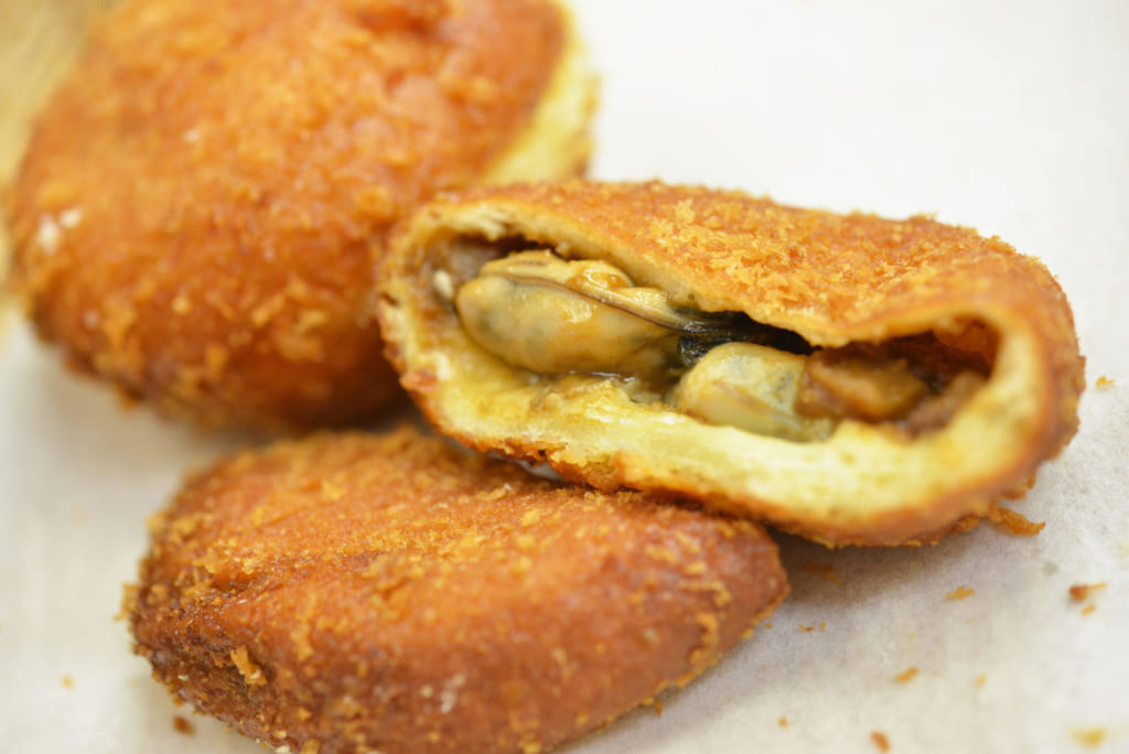 パンセの牡蠣カレーパン